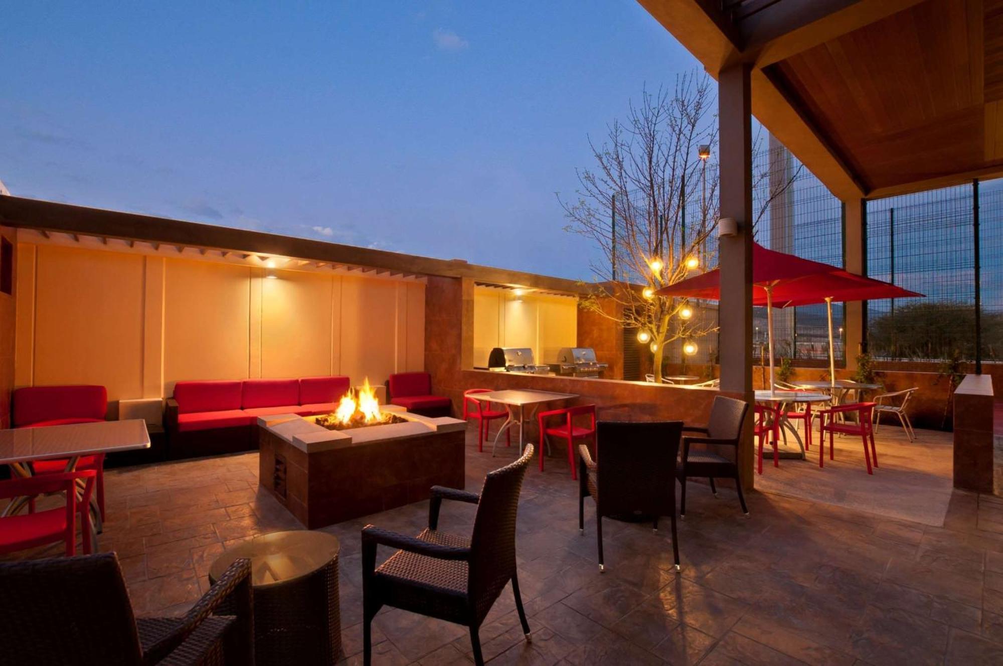 Homewood Suites By Hilton Queretaro Jurica Exterior foto